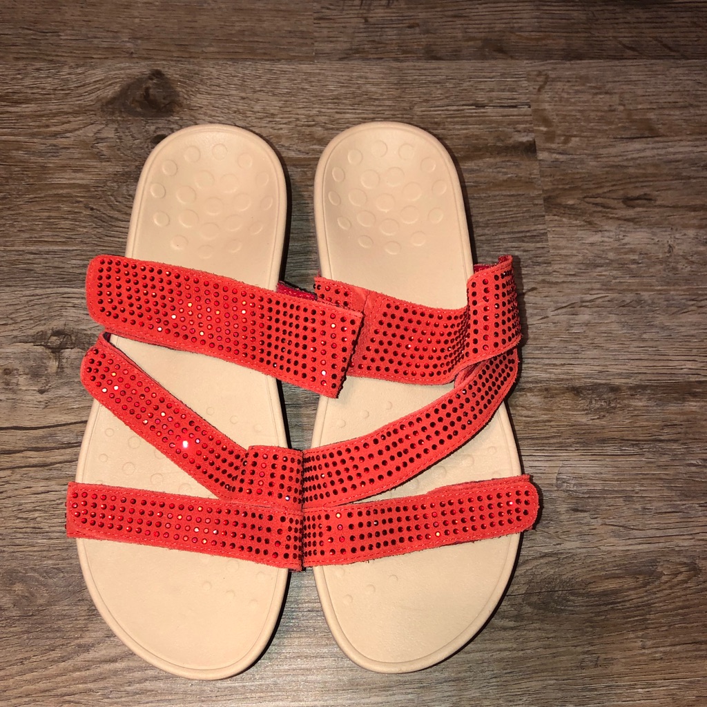 Euc Vionic Sandals